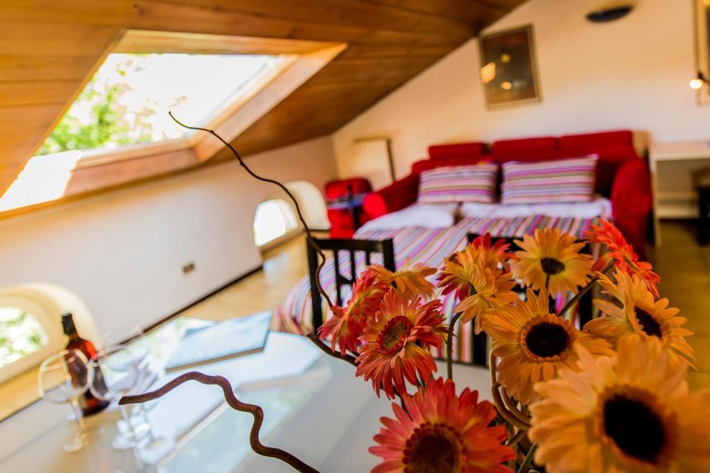 Le Residenze Del Conte Agudio Apartment Malgrate Room photo
